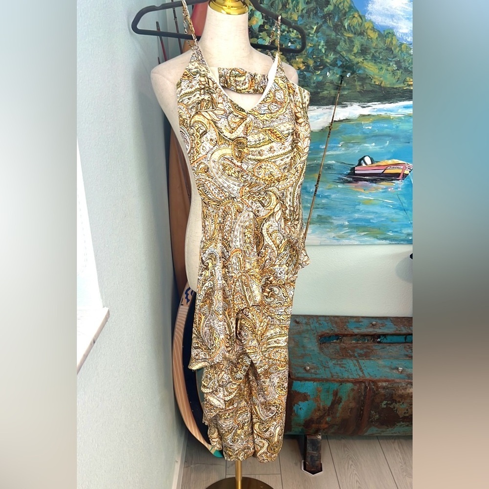 NWT Emma & Michelle Gold/Blue Floral Sleveless Romper,Jumpsuit Size Medium - Picture 2 of 11